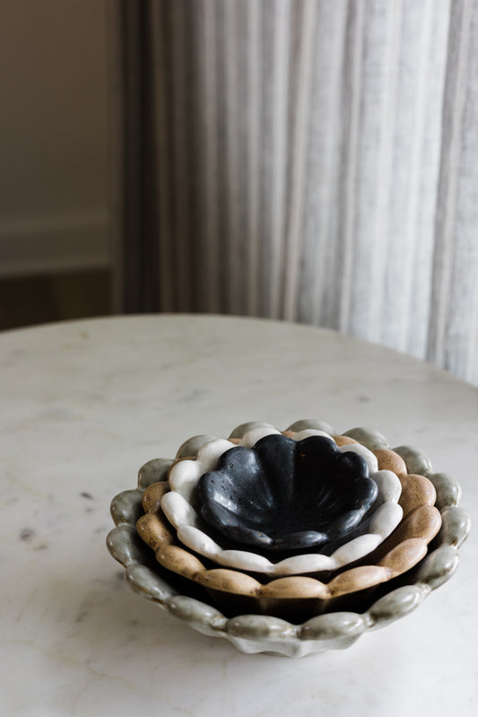 Stoneware Flower Dish Set