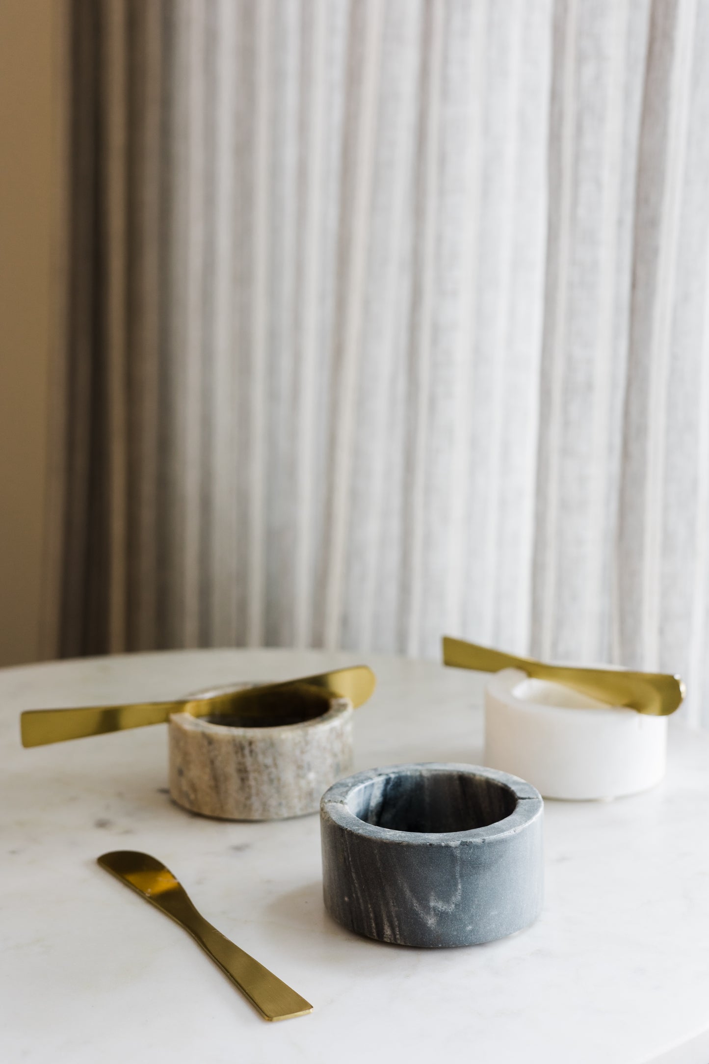 Marble Bowl with Metal Knife Set